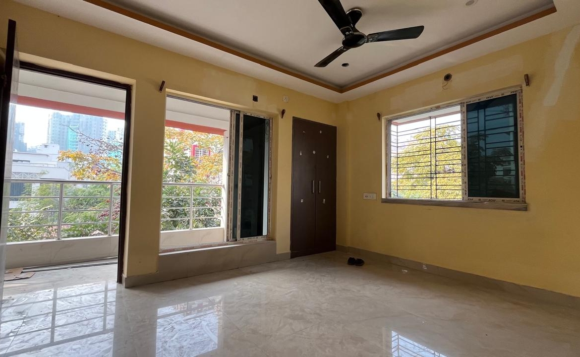 4 Bhk Big Flat in New Town Kolkata Corner Plot on sale